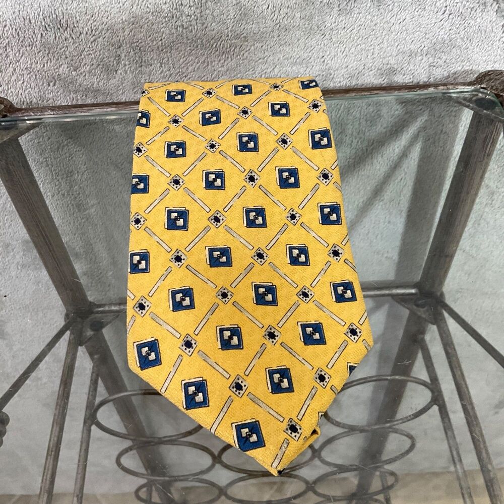 Vintage Guess 100% Silk men’s tie 57” Made in USA Geometric Medallion Foulard